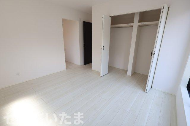《仲介手数料無料》富士見市渡戸１丁目5-28新築一戸建てグラファーレの洋室|2階 7.5帖