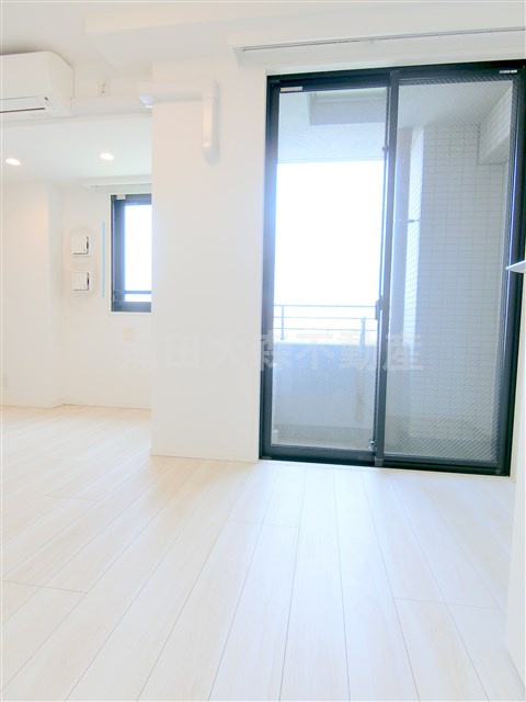 ロアール蒲田弐番館の居間・リビング