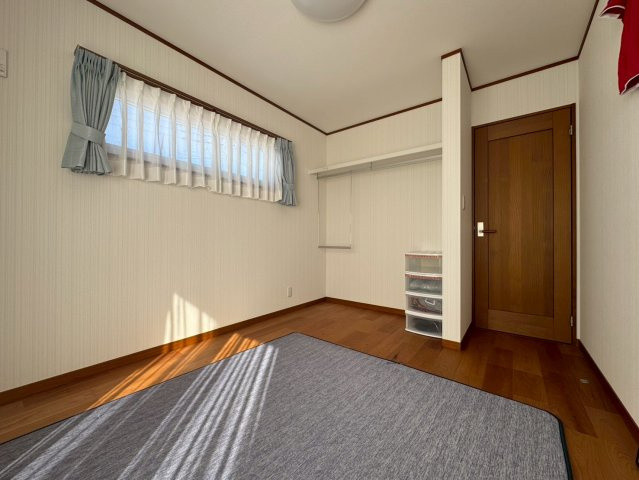 宇都宮市西川田５丁目　戸建の洋室