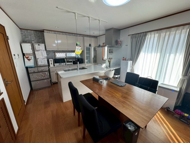 宇都宮市西川田５丁目　戸建の居間・リビング