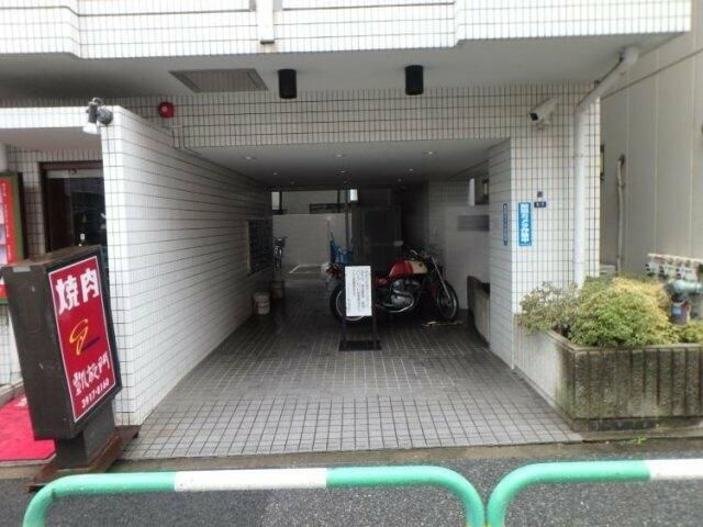 マートルコート駒込のエントランス