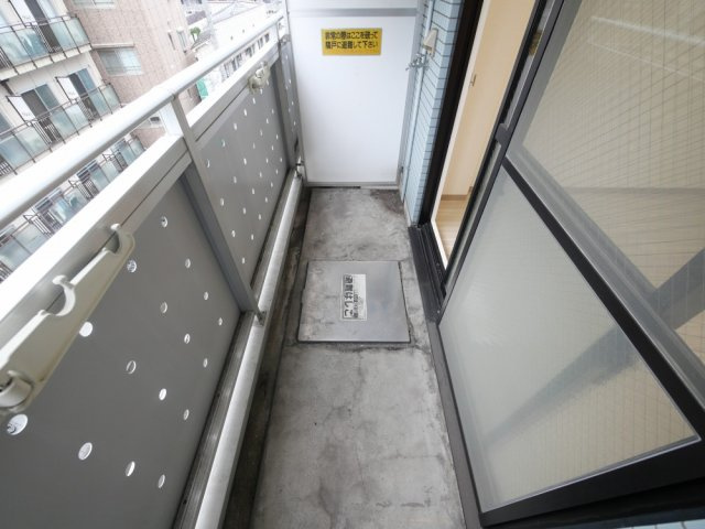 大阪市天王寺区北河堀町の賃貸マンションのバルコニー