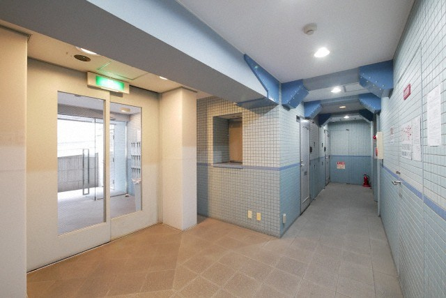 大阪市天王寺区北河堀町の賃貸マンションのエントランス