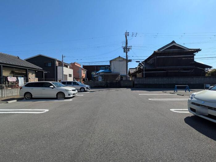 スチール立山の駐車場