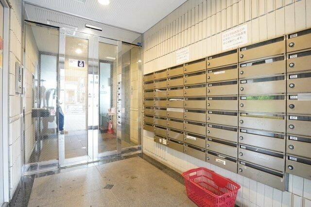 シティハイツ新大塚のエントランス