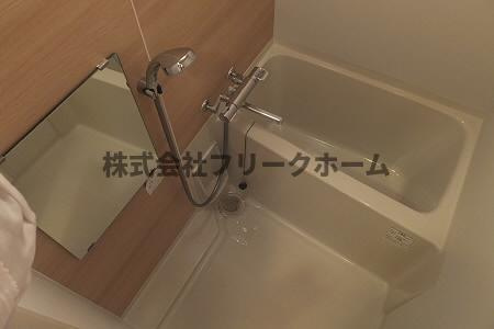 武蔵野市吉祥寺本町２丁目の賃貸マンションの浴室