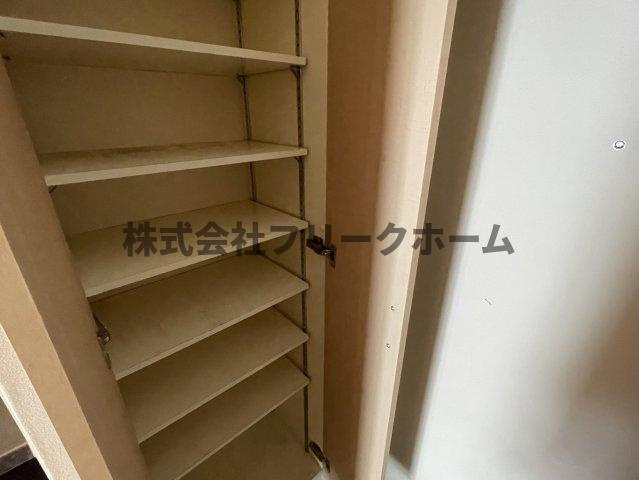 武蔵野市吉祥寺本町２丁目の賃貸マンションの玄関