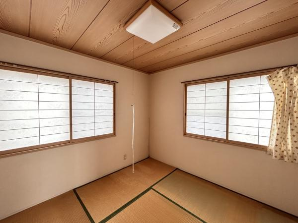 八戸市諏訪３丁目　二世帯住宅の和室