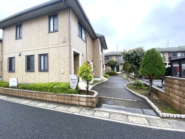 フロラシオン　Ｃのエントランス|敷地内入口☆彡