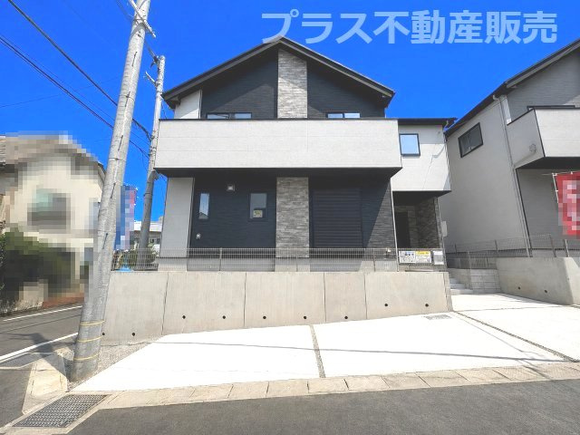 【外観】 | 福岡市東区八田3丁目13期　1号棟（全6棟）【仲介手数料無料・0円】 | 現地写真。プラス不動産販売なら、現場の全ての棟をまとめてご見学頂けます。