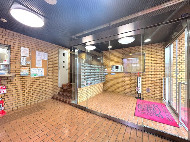ライオンズマンション文京第２|オートロックは現代社会の必需品ですね。
来訪者をエントランスの時点で確認できますので、迷惑な勧誘、セールスなどひるむことなくお断りできます。