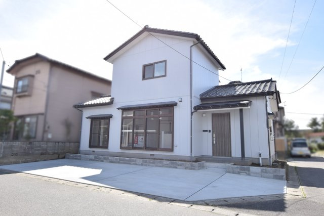 新潟市西区鳥原の外観
