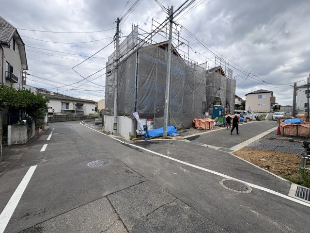 【その他】 | 福岡市東区八田3丁目13期　2号棟（全6棟）【仲介手数料無料・0円】 | 現地写真。前面道路です。
