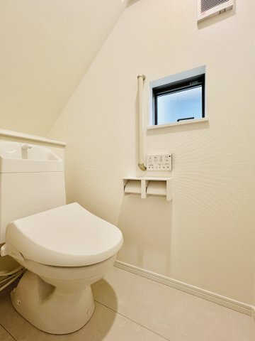 前橋市広瀬町3丁目のトイレ|清潔感のあるトイレは、1.2階に◎