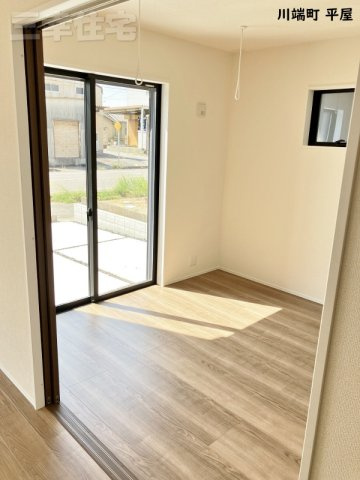碧南市川端町の洋室|リビングと続き間になる洋室4.8帖。独立する洋室としてもご利用いただけます