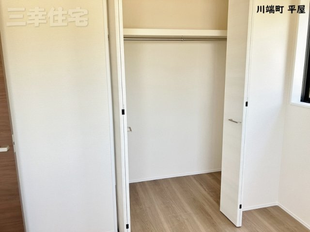 碧南市川端町の収納|洋室の収納