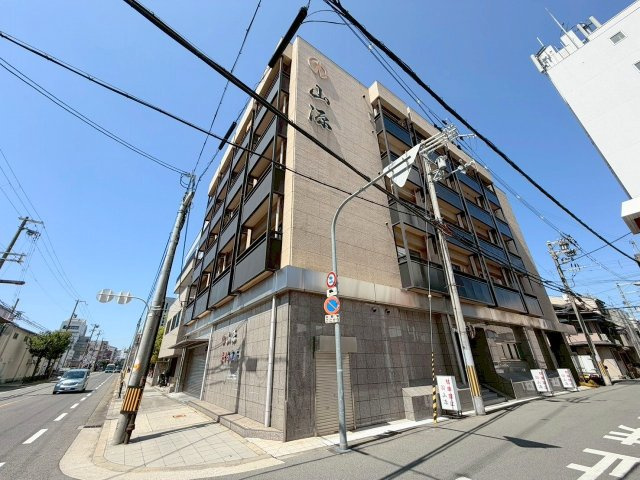 山源ハイツの外観
