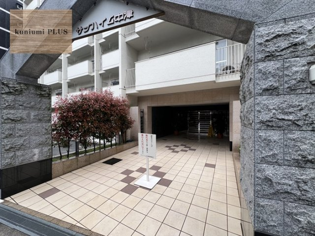 サンハイム中津のエントランス