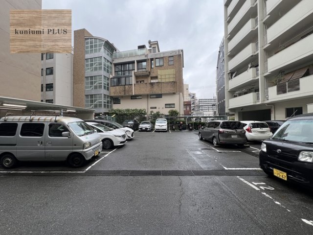 サンハイム中津の駐車場