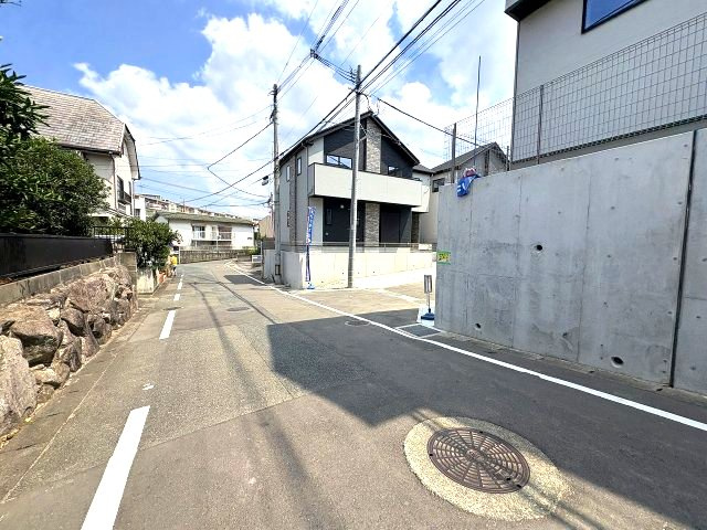【その他】 | 福岡市東区八田3丁目13期　4号棟（全6棟）【仲介手数料無料・0円】 | 現地写真。前面道路です。