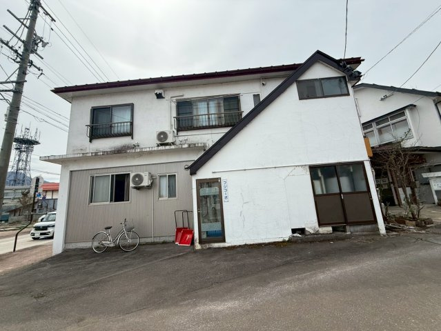 飯山市一棟の外観