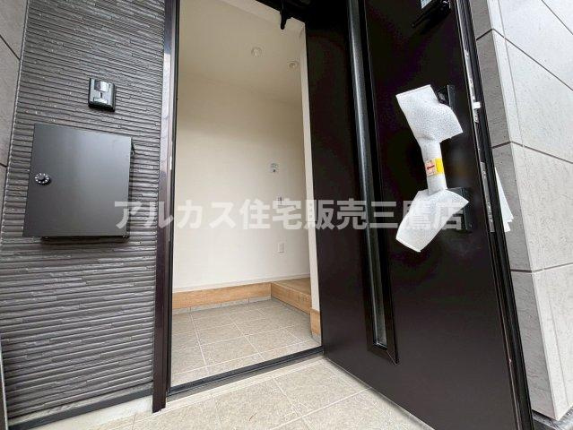 西武新宿線 花小金井駅 徒歩13分 新築戸建 西東京市芝久保町１丁目の玄関