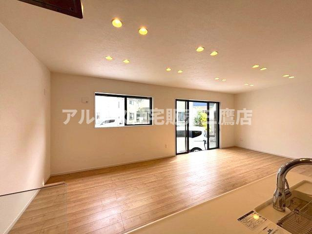 西武新宿線 花小金井駅 徒歩13分 新築戸建 西東京市芝久保町１丁目の居間・リビング