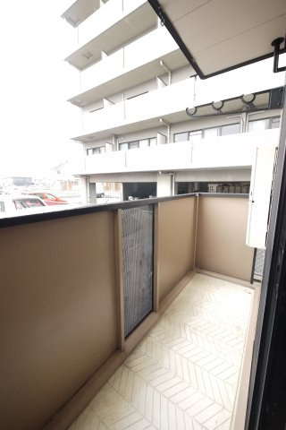 セジュール浜野B棟のバルコニー|※家具・インテリアはイメージです。付帯しません。