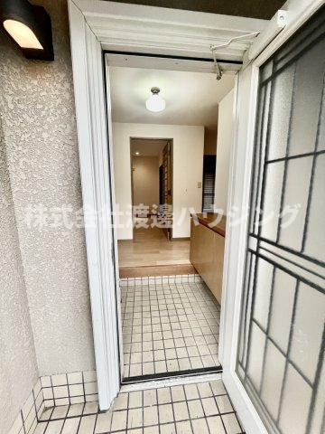 吹田市佐竹台４丁目１戸建の玄関