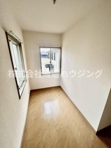 吹田市佐竹台４丁目１戸建の居間・リビング