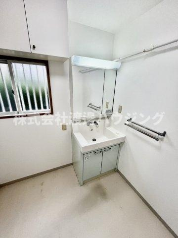 吹田市佐竹台４丁目１戸建の洗面所