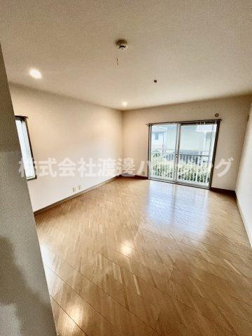 吹田市佐竹台４丁目１戸建の居間・リビング