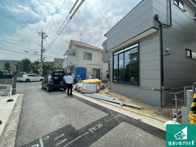 宝塚市売布　第2期　新築一戸建ての前面道路含む現地写真|周辺は落ち着いた街並みの住宅地！子育てがしやすい住環境です！まだ未完成ですが、現地でしかわからない事もございます。是非一度ご覧ください。
