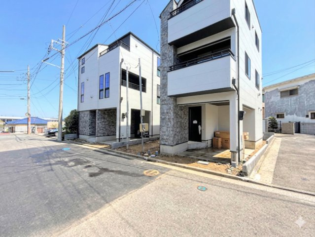金沢区富岡東1丁目　新築戸建て　第3のその他|◆一戸建てを中心とした街並みが整然と続き、周辺は高い建物が建っていないので、緑の多い閑静な趣を感じる環境です。街並みや周辺環境も重要なポイントです！！