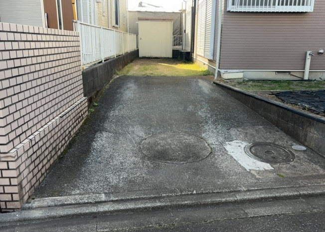 【外観】 | 土地購入を検討されている場合、境界杭がない状態で購入してしまうと境界確定測量をする必要があり、費用がかかります。購入の前に、売主、隣土地所有者立ち合いのもと境界を確定し境界杭を設置するのがベストです。