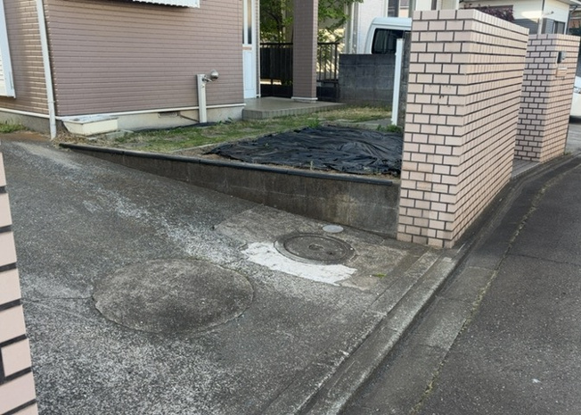 【外観】 | 家を建てる前提で土地を探している場合、地盤の丈夫さは譲れない条件の一つです。地盤が脆弱だと追加工事が必要となります。また、過去に地盤沈下や液状化現象を起こした土地は、できるだけ避けた方がいいでしょう。