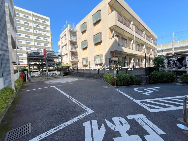 デュアルスイート西葛西　73.13㎡　リ　フォーム済の駐車場
