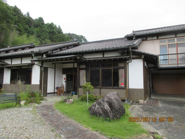 北茨城市磯原町の中古住宅 9DK豪華な邸宅と日本庭園！陽当たり良好