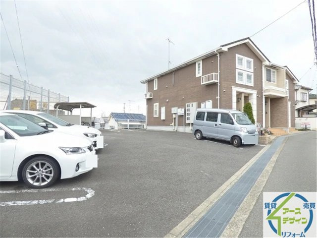 ヴィラ・アニメートの駐車場