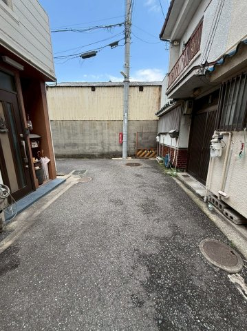 松原市天美南　テラスハウスの前面道路含む現地写真