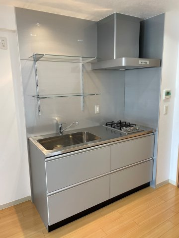 ピアッツァレント奈良医大前のキッチン|2口ガスコンロシステムキッチン　※写真は同タイプのお部屋を使用しています