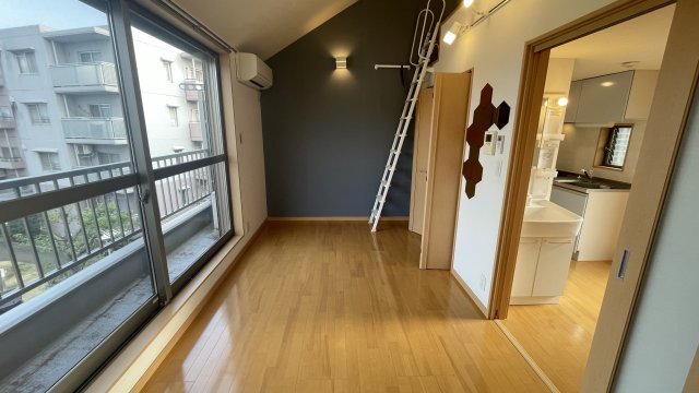 ベルクルールの居間・リビング|他号室参考写真
