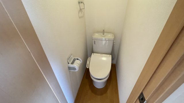 ベルクルールのトイレ|他号室参考写真