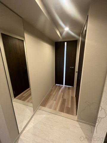 シーズンフラッツ中崎の玄関