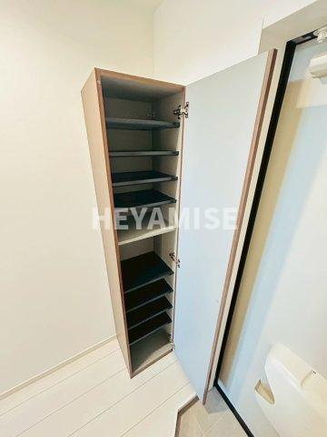 長崎市清水町のアパートの収納|別号室の写真となります。