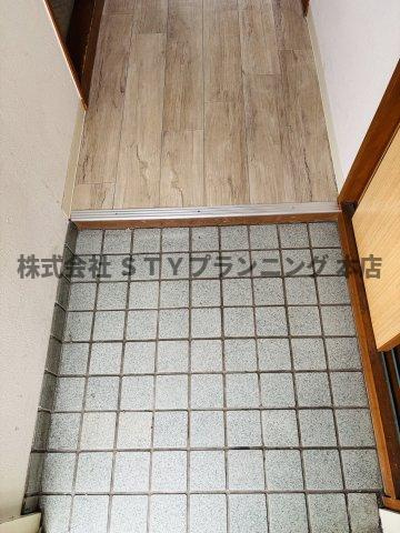 仲介手数料0円！ロイヤルサンコー(A棟)の玄関