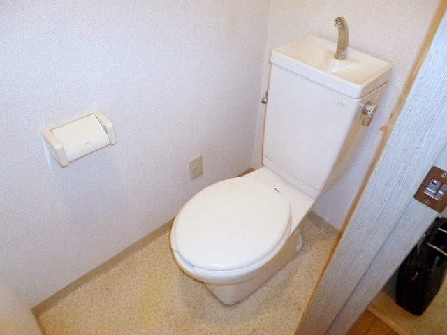 サンフラットのトイレ|バス・トイレ別です。