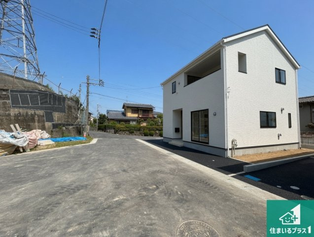 ●29(土)30(日)現地説明会！　大和郡山市九条町　全4邸の前面道路含む現地写真|周辺は閑静な住宅街！前面道路広々で車の出し入れも便利です。駐車が苦手な方でも安心して車庫入れできます！
