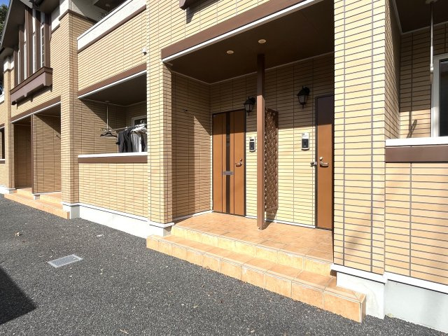 ドルチェヴィータ壱号館のエントランス