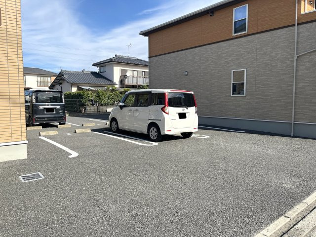 ドルチェヴィータ壱号館の駐車場